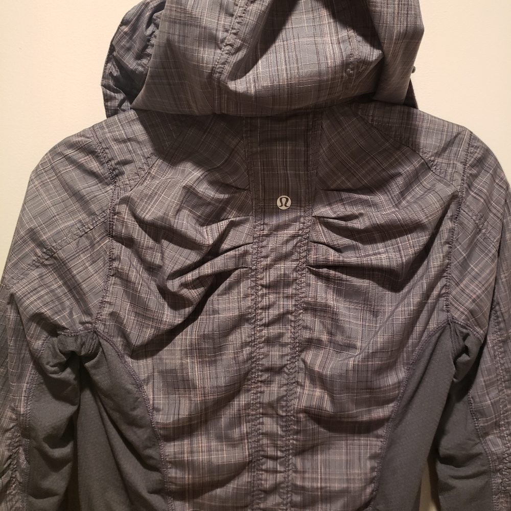 Lululemon Athletica Zip Up with hood - Picture 4 of 4